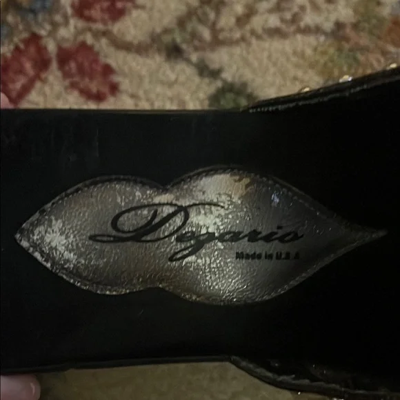 Elegant Black and Silver Open-Toe Sandals - Picture 2 of 12